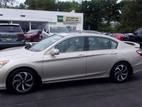 Used 2017 Honda Accord EX-L V6 Sedan image 3