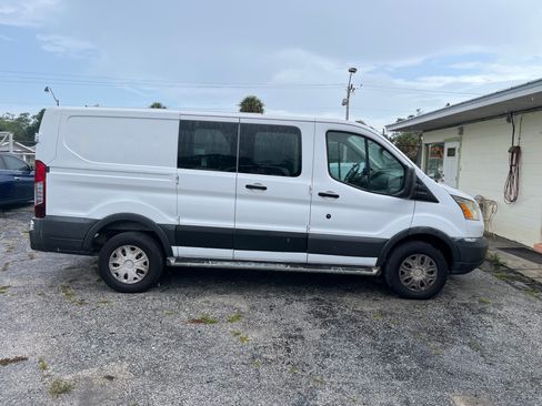 Used 2015 Ford Transit 250 image 10