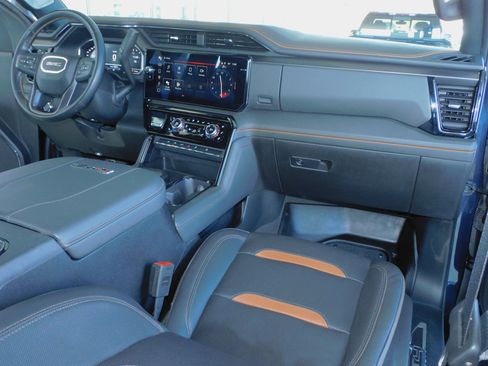 Used 2024 GMC Sierra 3500 AT4 image 7