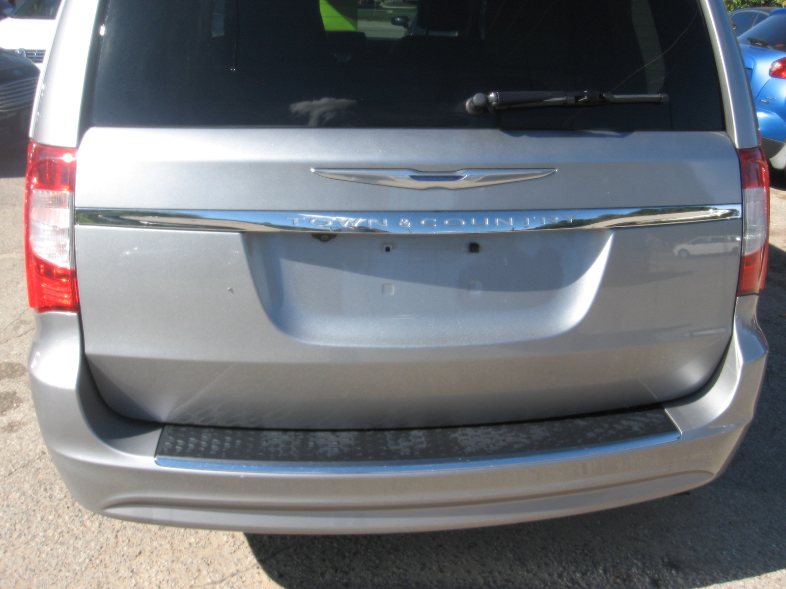 Used 2016 Chrysler Town & Country Touring FWD image 5