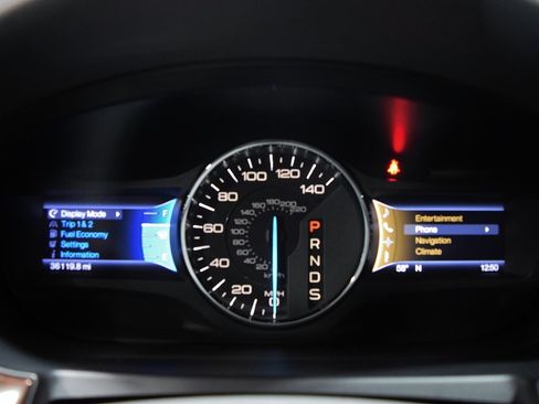 Used 2013 Ford Edge Limited image 23