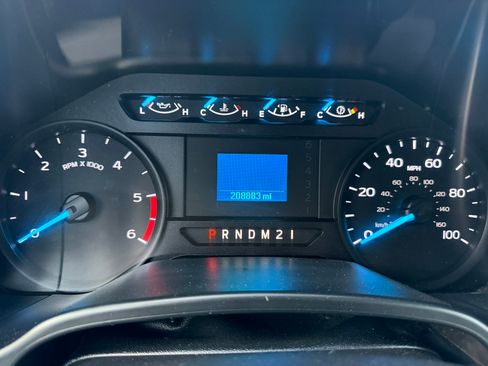 Used 2017 Ford F550 image 8