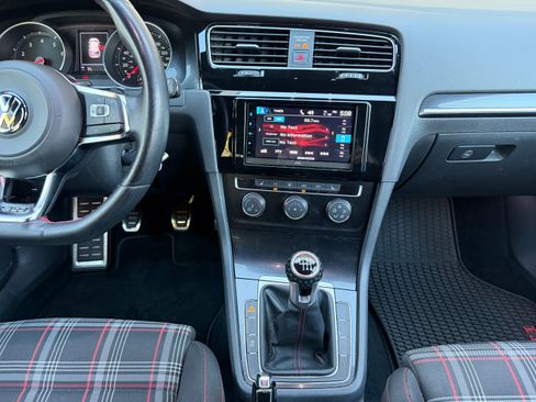 Used 2016 Volkswagen GTI image 14