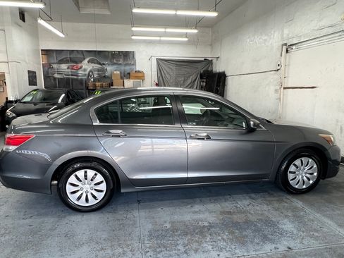 Used 2011 Honda Accord LX image 5