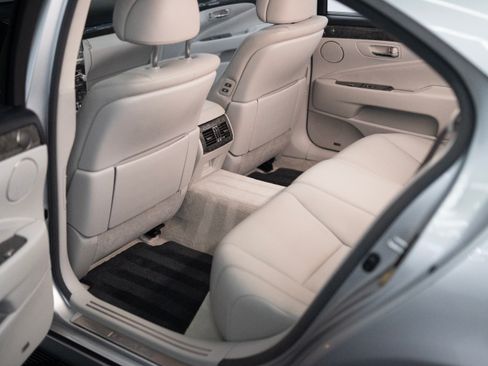 Used 2010 Lexus LS 460 L AWD image 39