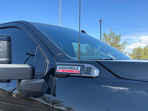 Used 2024 GMC Sierra 2500 4x4 Crew Cab AT4 image 5