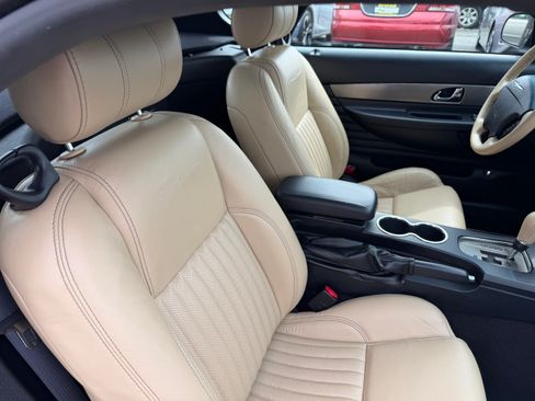 Used 2004 Ford Thunderbird image 23
