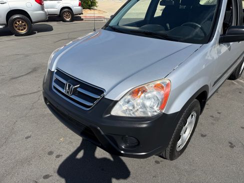 Used 2005 Honda CR-V LX image 14