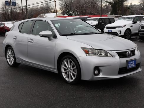 Used 2013 Lexus CT 200h Premium image 10