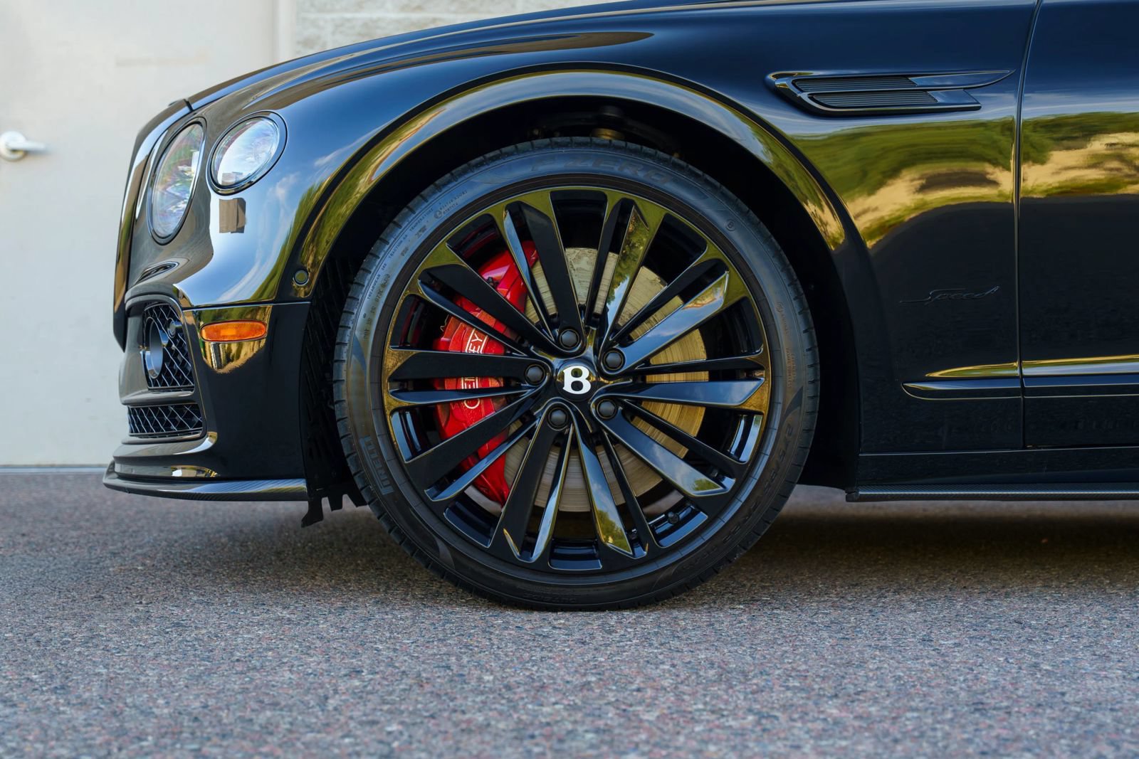 Used 2024 Bentley Flying Spur Flying Spur AWD/4WD image 38