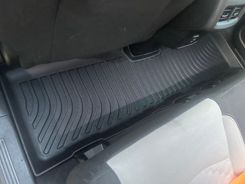 Used 2019 Chevrolet Equinox LS image 75