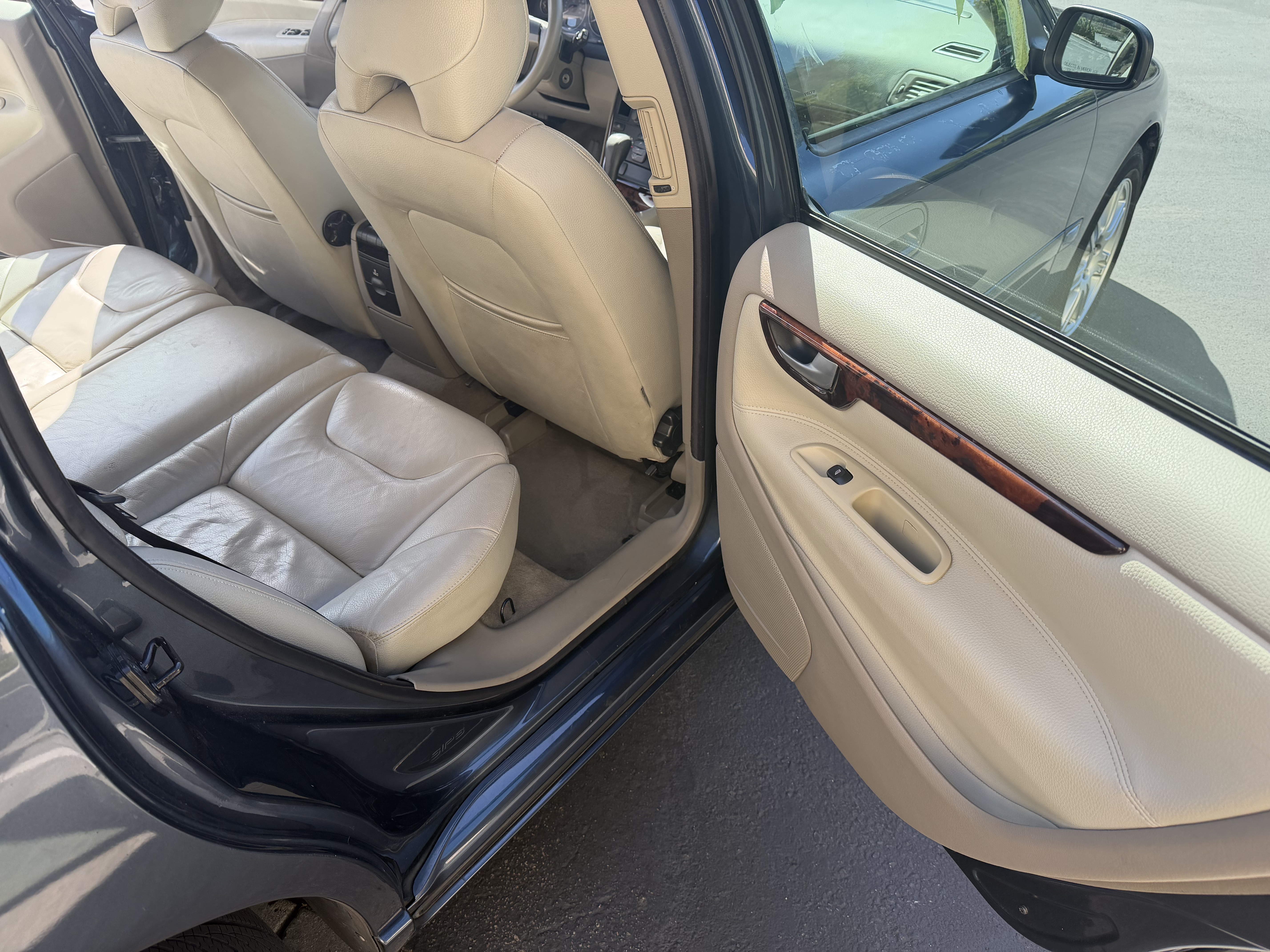 Used 2006 Volvo V70 2.4 FWD image 10