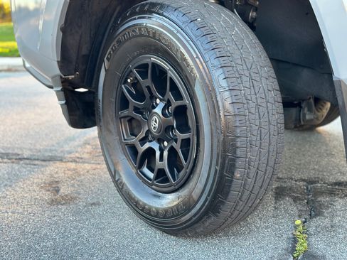 Used 2019 Toyota Tacoma SR5 image 20