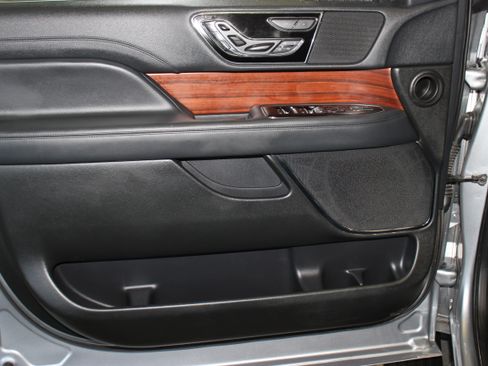 Used 2023 Lincoln Navigator 4WD Reserve image 19