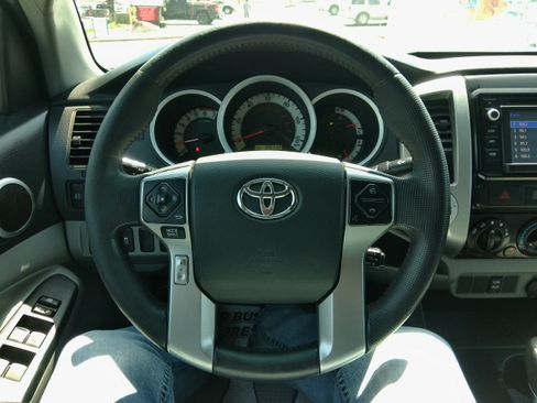 Used 2014 Toyota Tacoma SR5 image 45