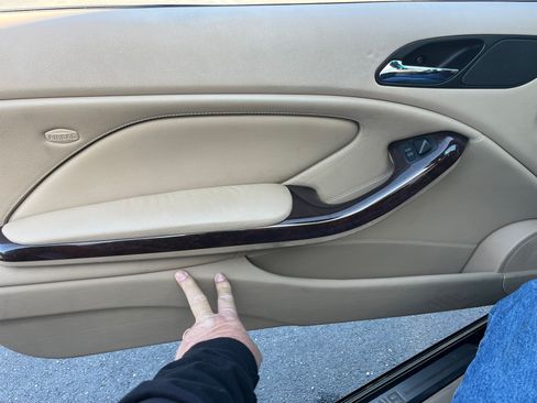 Used 2005 BMW 325Ci image 14