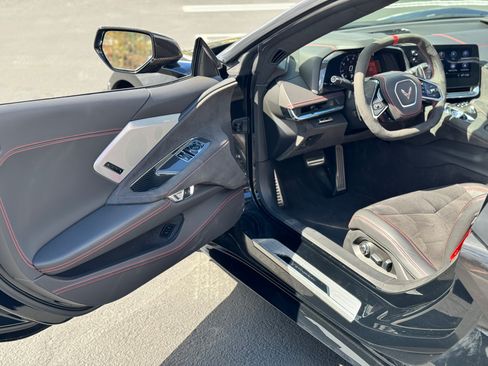Used 2020 Chevrolet Corvette Stingray 3LT image 14