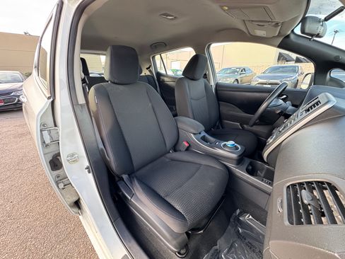 Used 2013 Nissan Leaf S image 18
