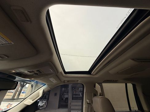 Used 2016 Chevrolet Suburban LTZ image 24