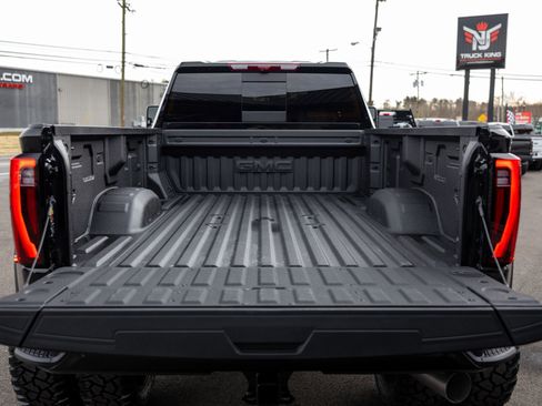 Used 2026 GMC Sierra 3500 Denali Ultimate image 17