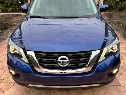 Used 2017 Nissan Pathfinder 4WD image 2