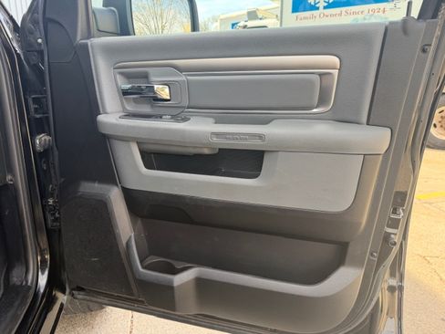 Used 2016 RAM 1500 SLT image 15