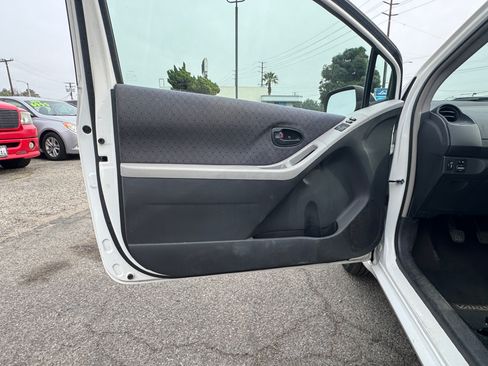 Used 2009 Toyota Yaris image 26