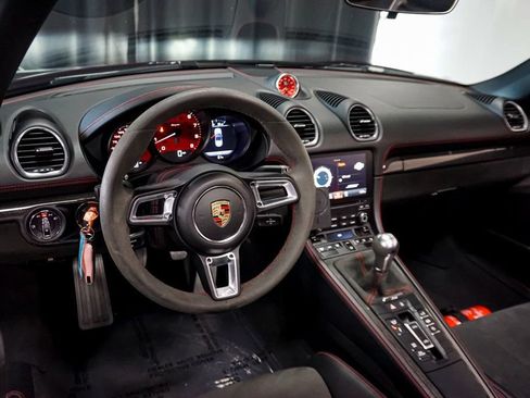 Used 2022 Porsche 718 Boxster Spyder RWD image 12