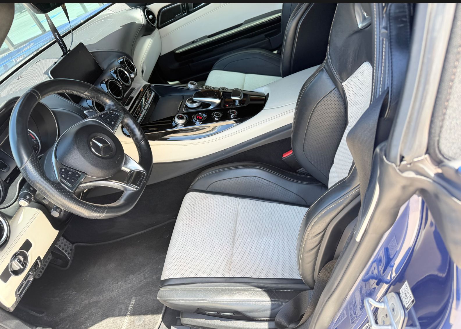 Used 2018 Mercedes-Benz AMG GT Roadster image 4