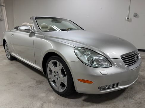 Used 2004 Lexus SC 430 Convertible RWD image 1