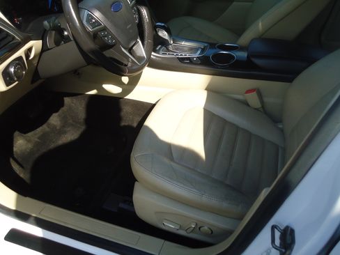 Used 2013 Ford Fusion SE image 8