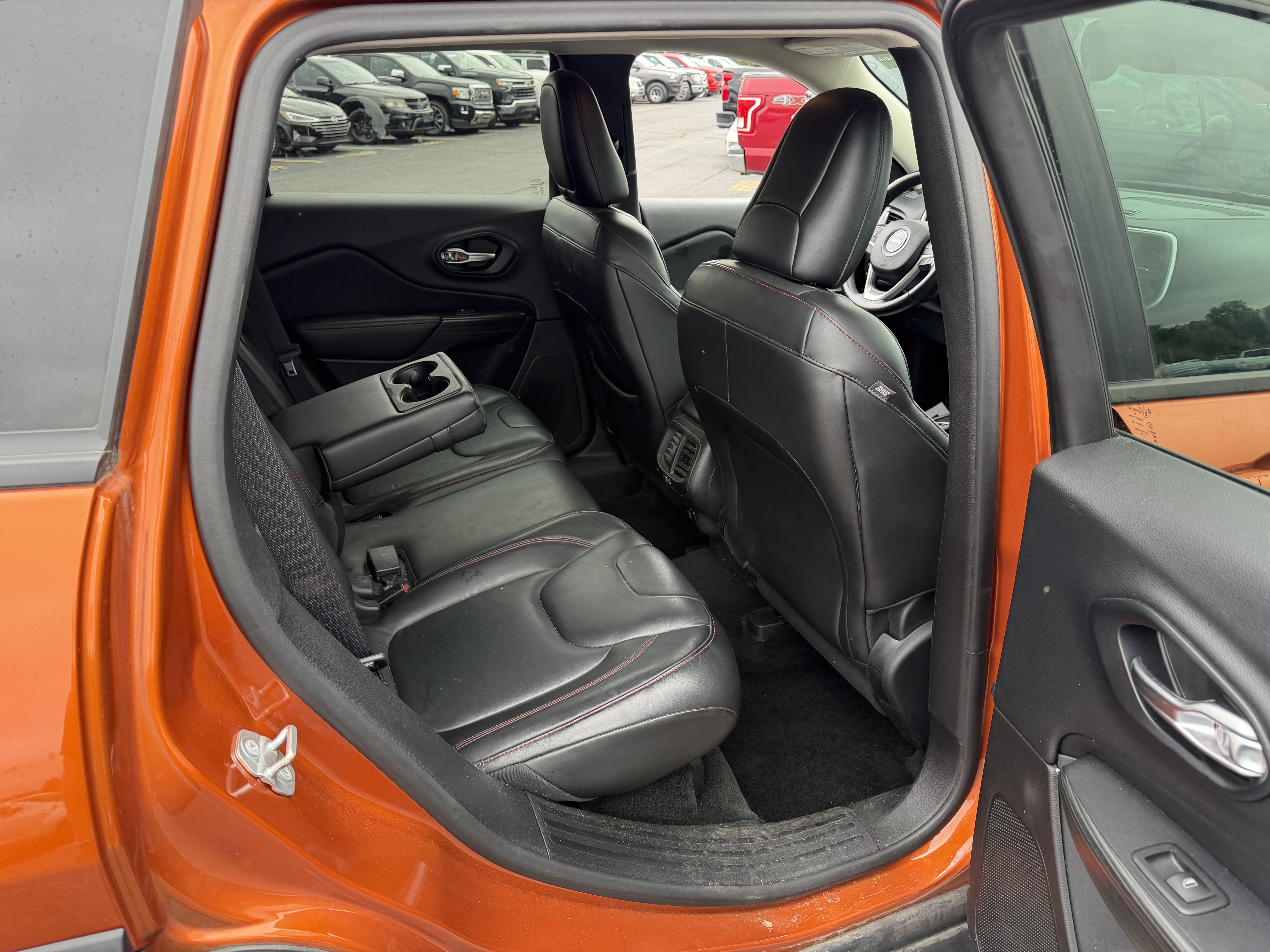 Used 2015 Jeep Cherokee 4WD Trailhawk image 11