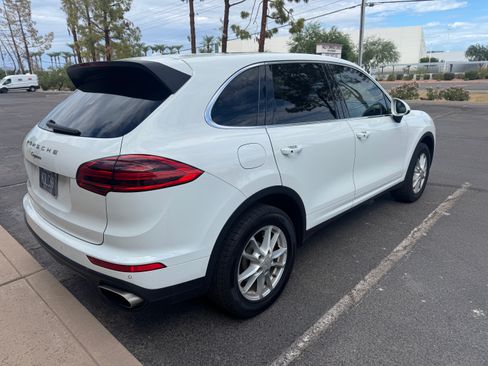 Used 2016 Porsche Cayenne image 4