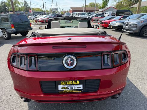 Used 2014 Ford Mustang RWD image 22