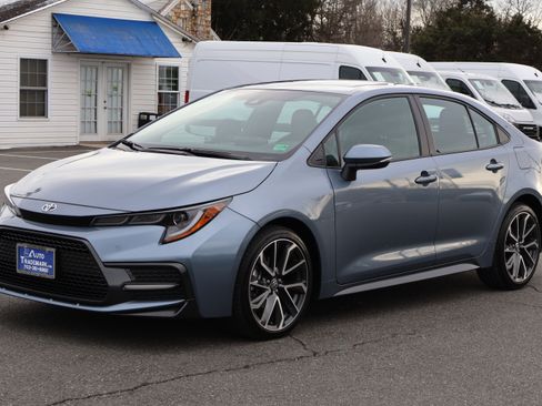 Used 2020 Toyota Corolla XSE image 3