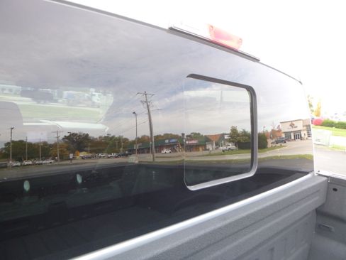 Used 2019 Ford F150 XLT image 12