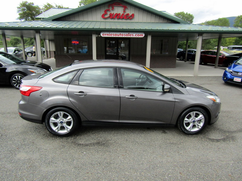 Used 2014 Ford Focus SE Sedan FWD image 1