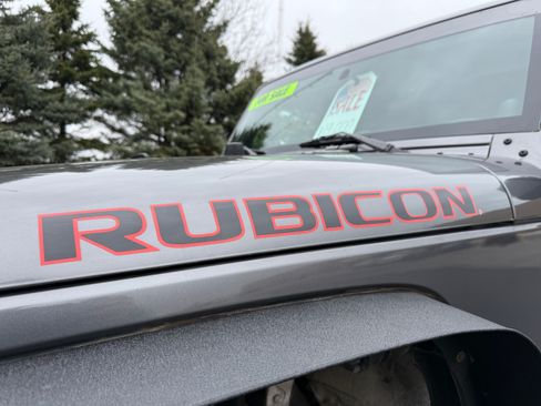 Used 2012 Jeep Wrangler Unlimited Rubicon image 6