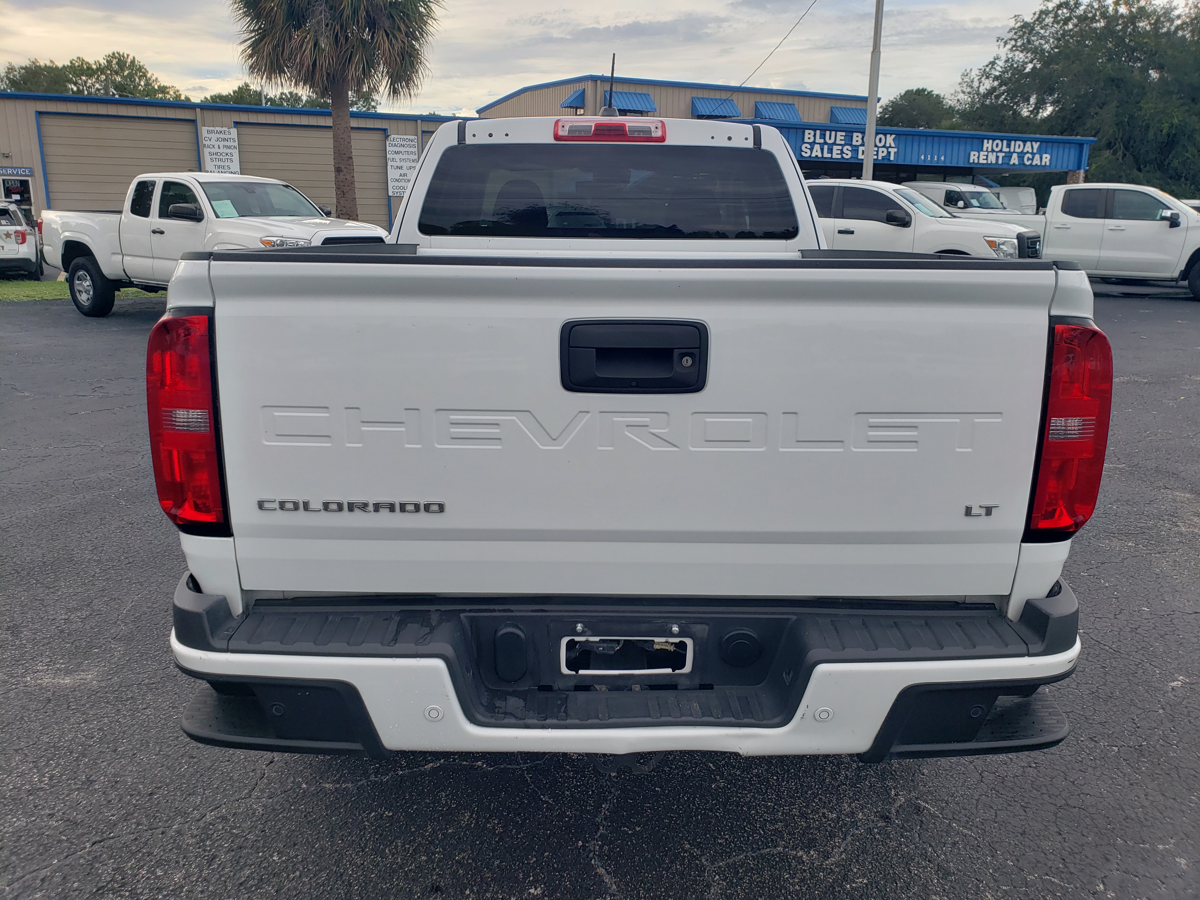 Used 2022 Chevrolet Colorado 2WD Extended Cab LT image 4