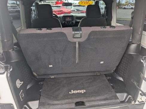 Used 2015 Jeep Wrangler 4WD Sport image 13