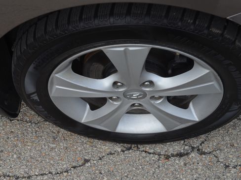 Used 2016 Hyundai Elantra Value Edition image 25