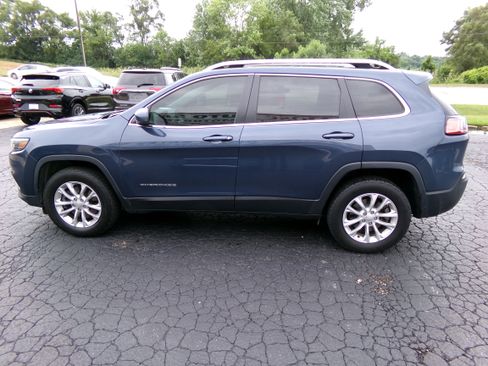 Used 2019 Jeep Cherokee 4WD Latitude image 2