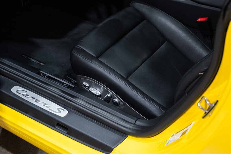 Used 2016 Porsche 911 Carrera S RWD image 25
