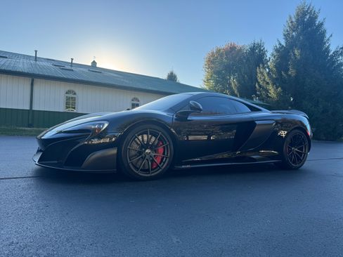 Used 2016 McLaren 675LT Coupe RWD image 24