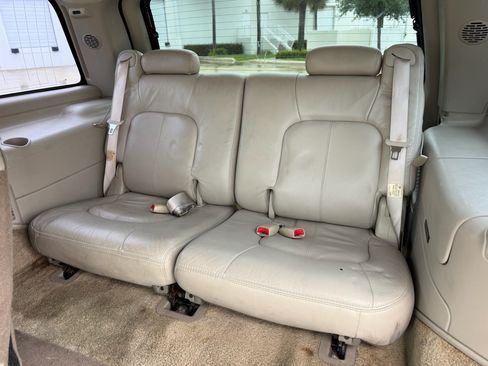 Used 2002 Cadillac Escalade image 15