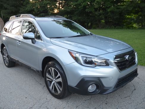 Used 2018 Subaru Outback 2.5i Limited AWD/4WD image 6