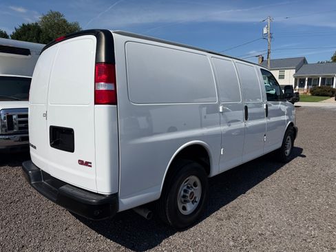 Used 2023 GMC Savana 2500 UNAVAIL RWD image 5