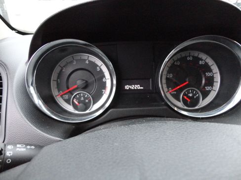 Used 2013 Dodge Grand Caravan image 9