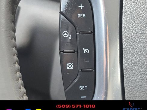 Used 2015 Chevrolet Traverse LTZ image 13