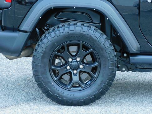 Used 2022 Jeep Wrangler Willys image 10